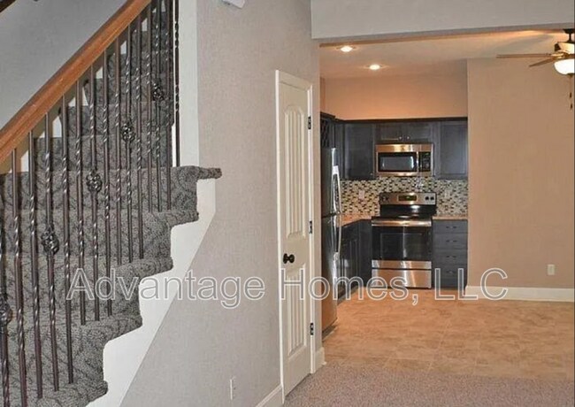 Building Photo - 2176 SW Timbertrace Ln