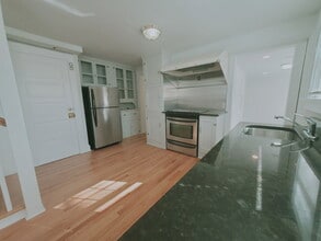 Building Photo - 12 Maplewood Terrace