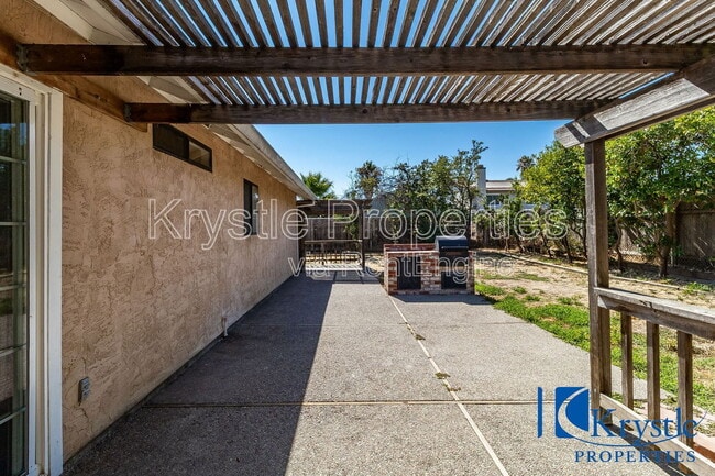 Building Photo - 1366 Matthew Dr