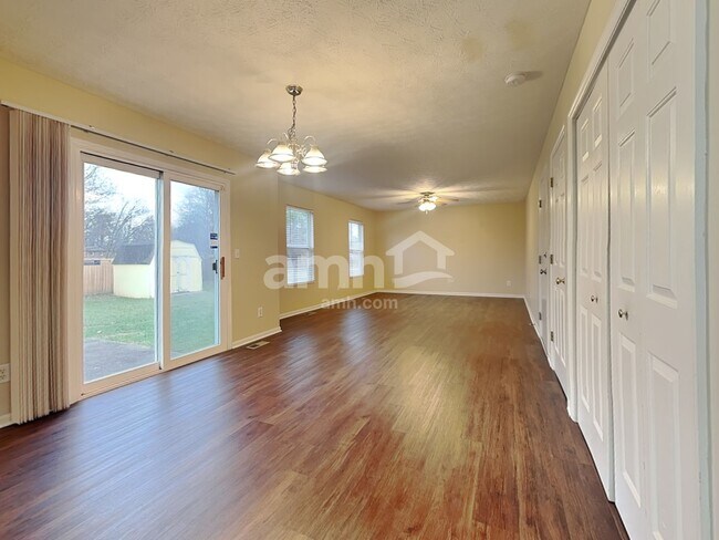 Building Photo - 557 Whispering Pines Pl