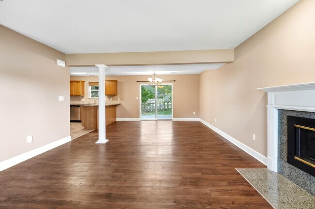Building Photo - 401 S Village Cir