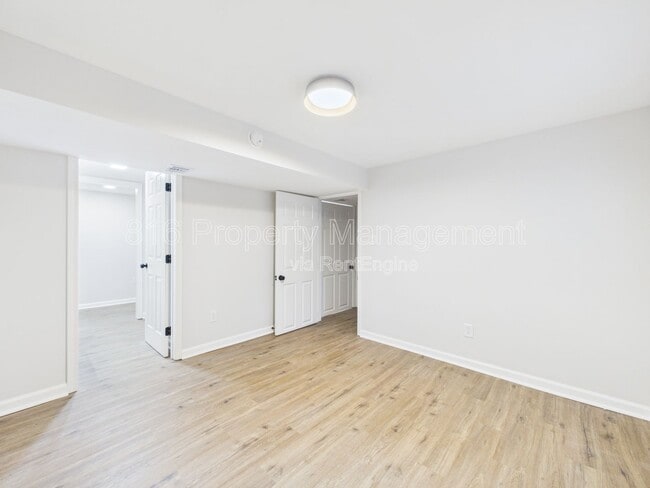 Building Photo - 100 S Oxford Ave