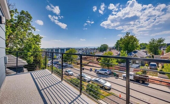 Building Photo - 1334 Osceola St