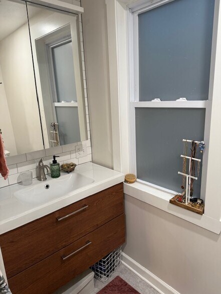 Building Photo - 2817 Bridge Ave