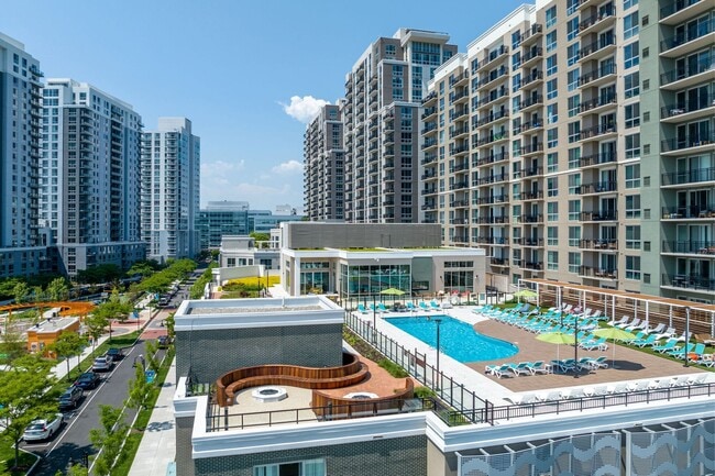 Building Photo - Anthem @ Harbor Point