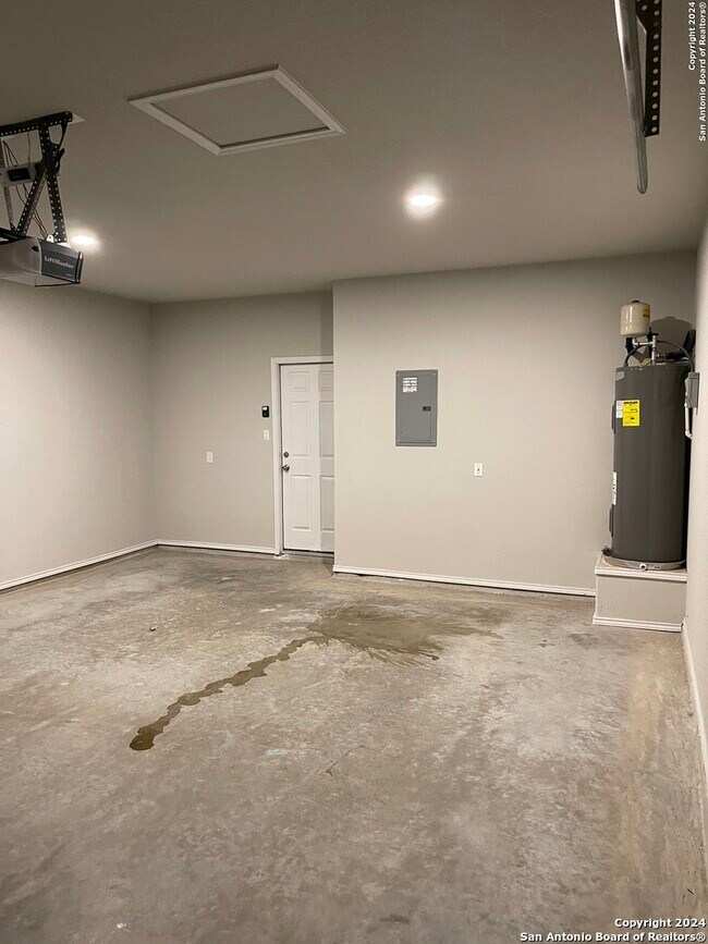 Building Photo - 5508 Haven Spgs