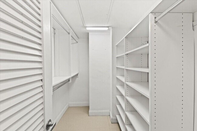 Building Photo - 3001 S Ocean Dr