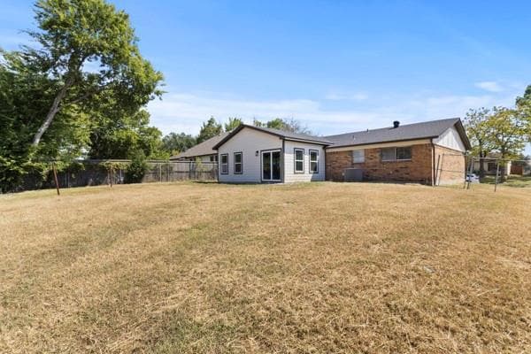 Building Photo - 1449 Eastside Dr