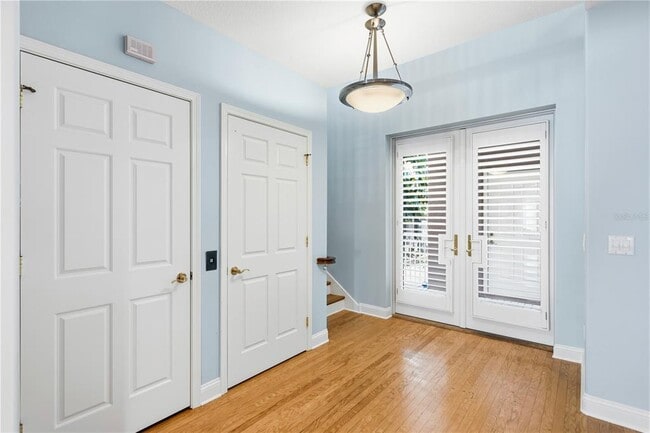 Building Photo - 515 5th Ave NE