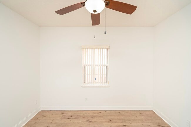 Building Photo - 121 Tide Watch Dr