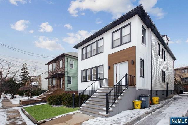 Building Photo - 248 2nd St