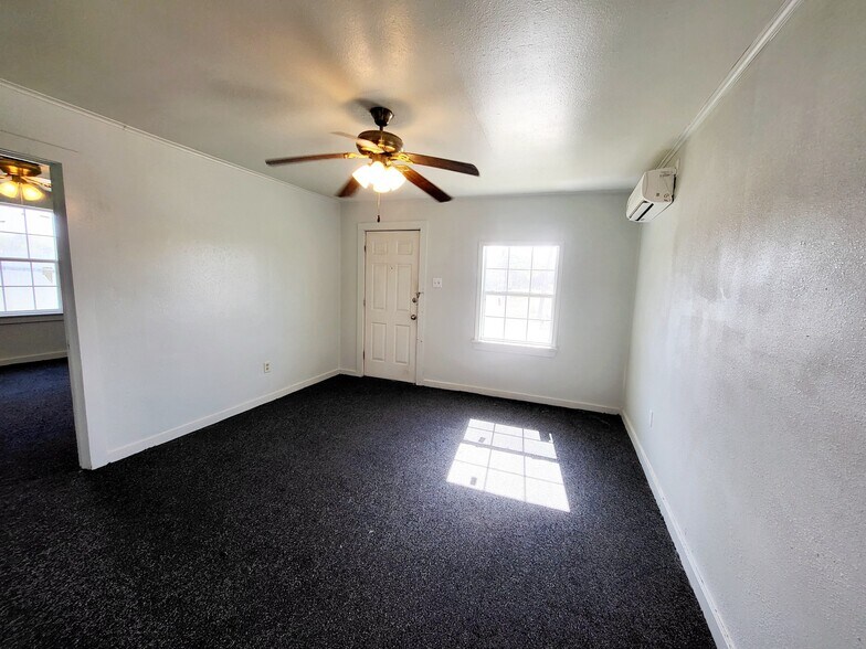 Building Photo - 1205 S Lancaster St