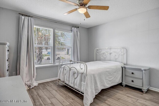 Building Photo - 11533 Red Koi Dr