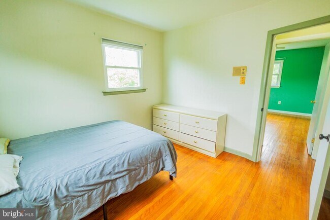 Building Photo - 300 MacClelland Ave