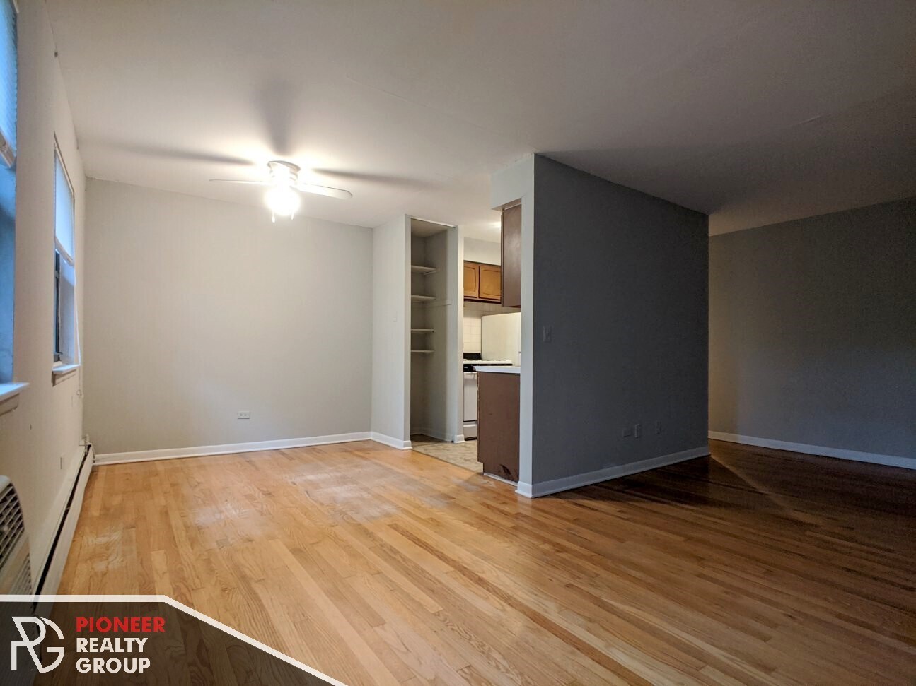 Building Photo - 502 W Briar Pl