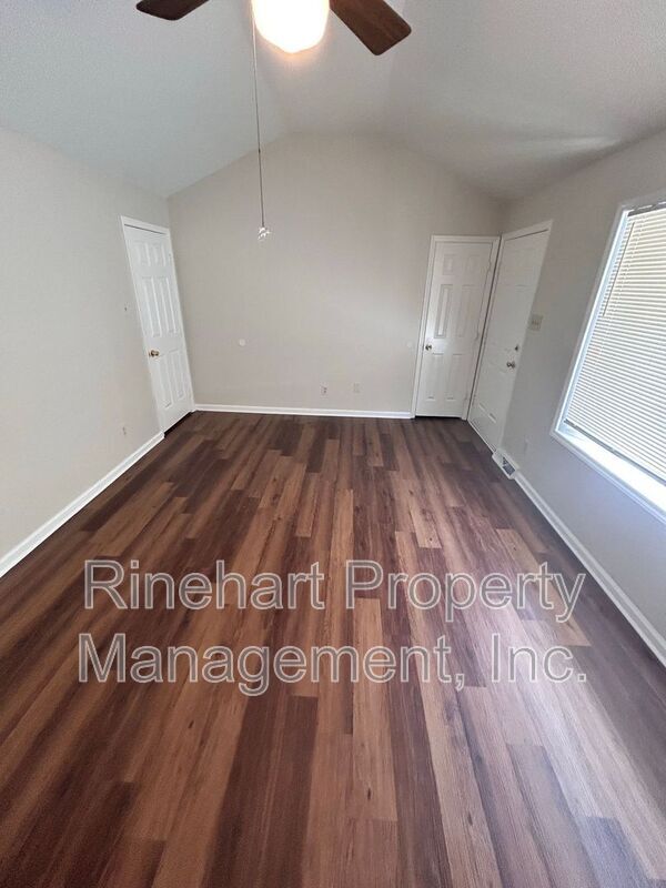 Building Photo - 480 Willowspring Ln