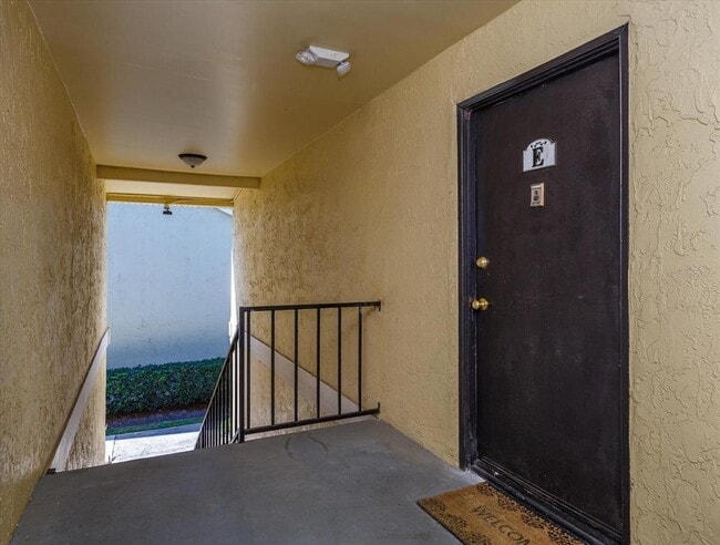 Building Photo - 908 Lake Destiny Rd