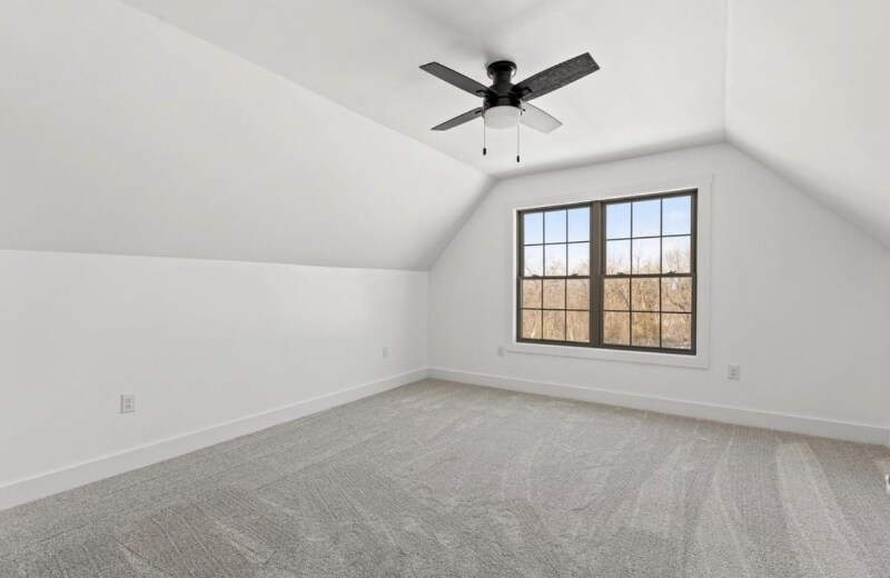 Building Photo - 100 Seven Oaks Dr