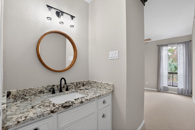 Building Photo - 6506 Jadecrest Dr