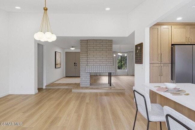 Building Photo - 822 Rim Crest Dr