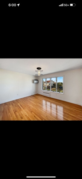 Building Photo - 4213 Seagate Ave