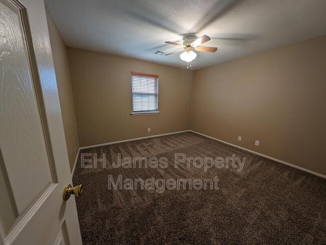 Building Photo - 104 Aspen Ct
