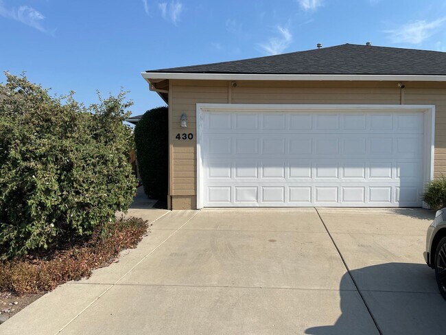Building Photo - 430 W Crystal Dr