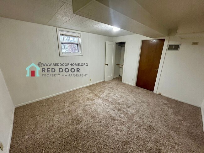 Building Photo - 1013 5th Ave N