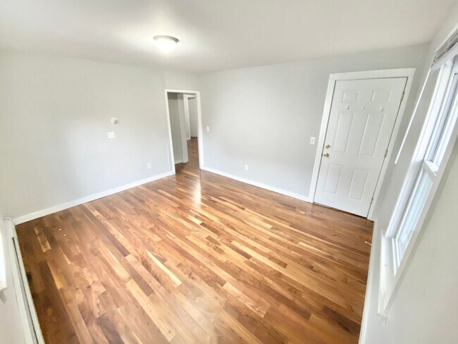 Building Photo - 89 Pitkin St