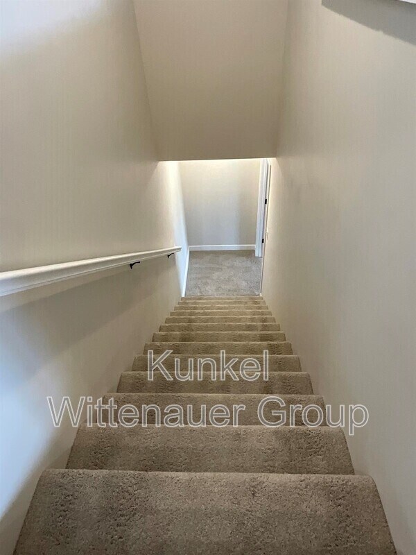 Building Photo - 808 Applewood Creek Dr