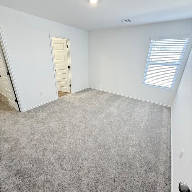 Building Photo - 1917 Rock Elm Dr