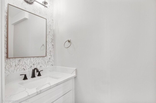 Building Photo - 219 Rearden Way