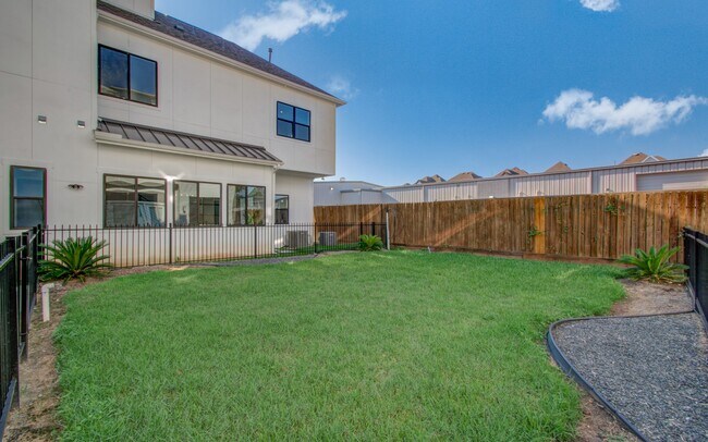 Building Photo - 1643 Bingle Rd