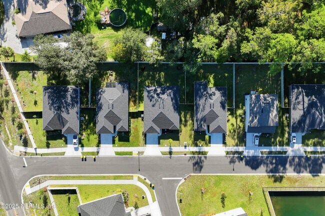 Building Photo - 12581 Creekside Mnr Dr