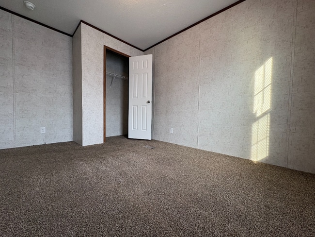 Building Photo - 377 Hunters Rill