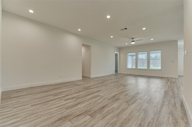 Building Photo - 14343 Red Ldg Trl