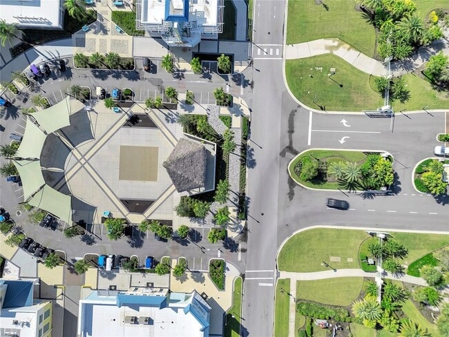 Building Photo - 215 Summertime Pl