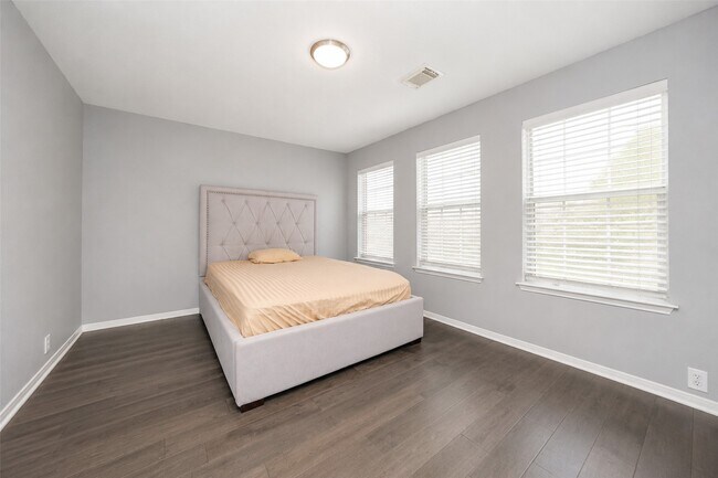 Building Photo - 17435 S Summit Canyon Dr