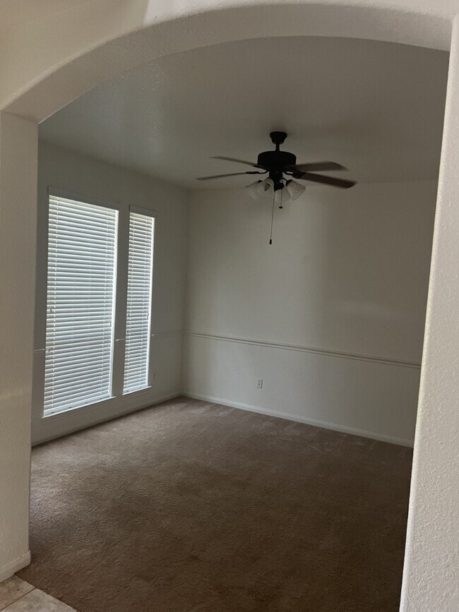 Building Photo - 13433 Hidden Valley Dr