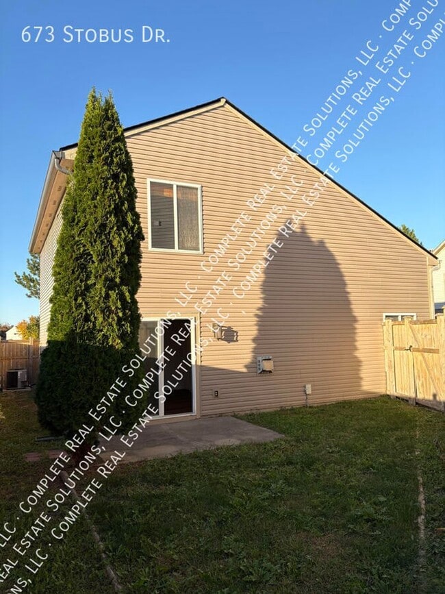 Building Photo - 673 Stobus Dr