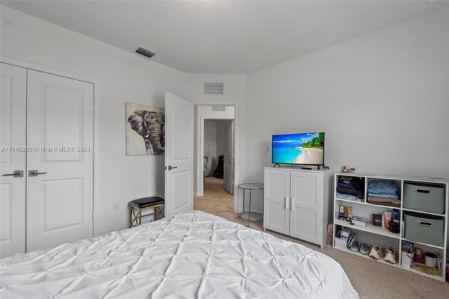 Building Photo - 765 SE 19th St