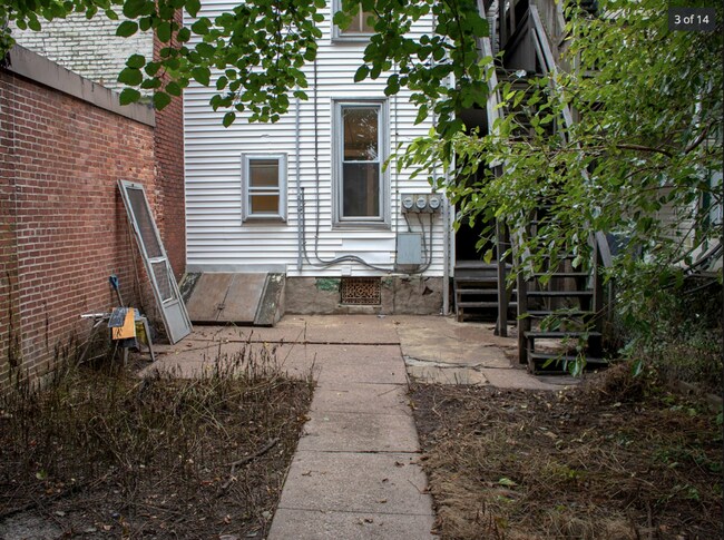Building Photo - 216 Peffer St