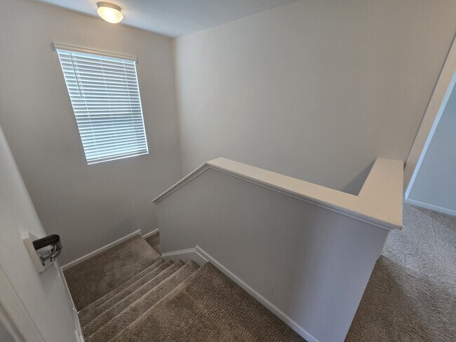 Building Photo - 129 Maple Tree Ln