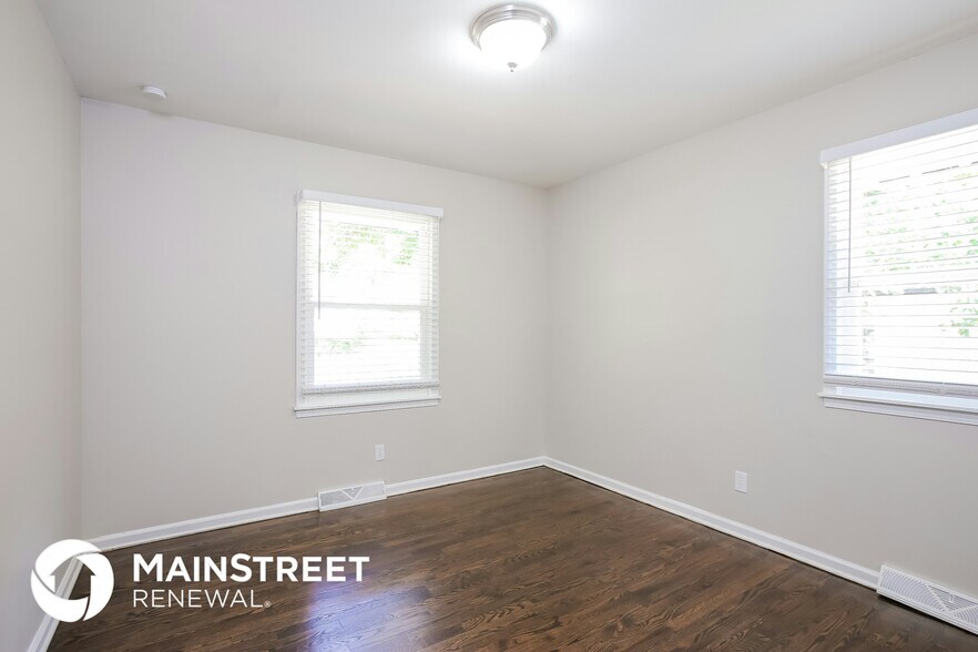 Building Photo - 6208 N Wayne Ave