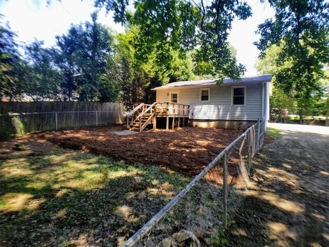 Building Photo - 564 McAbee Rd