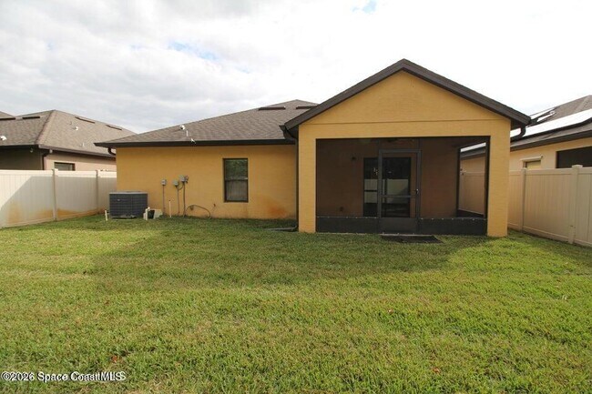 Building Photo - 535 Trymore Dr SE