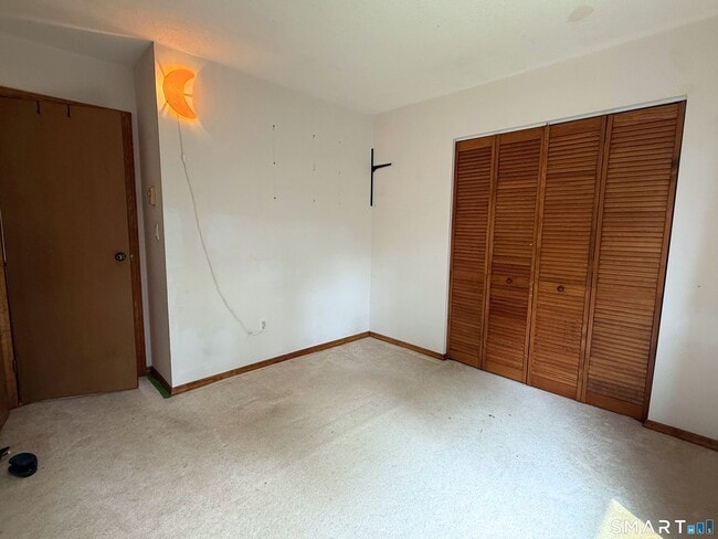 Building Photo - 8 D Pineview Dr