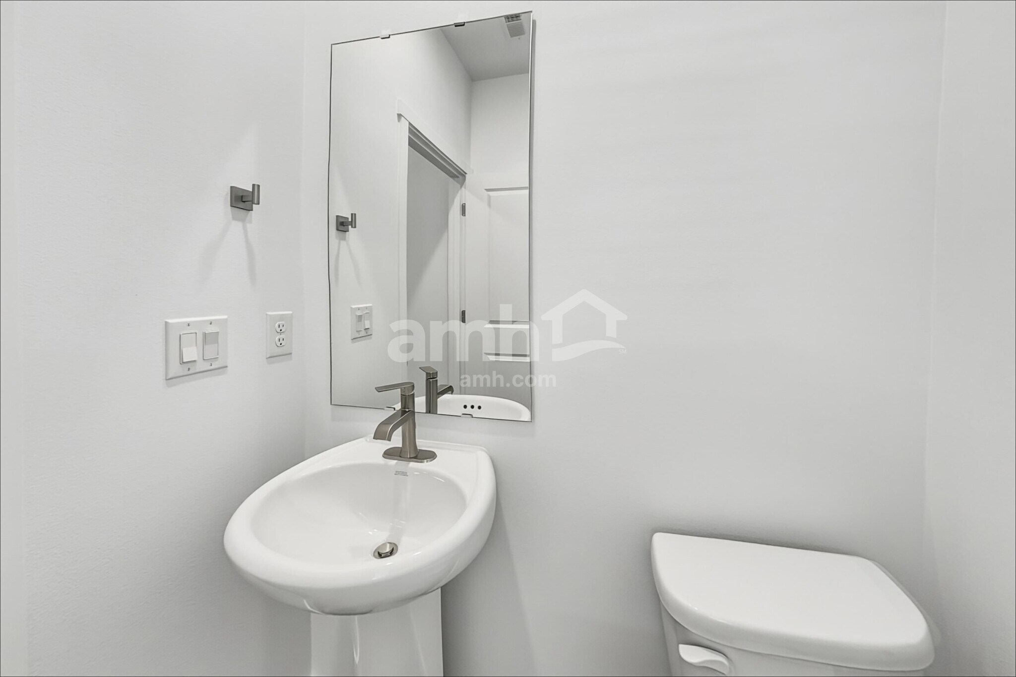 Building Photo - 8027 Verona Lp SW