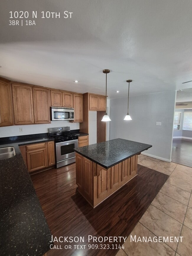 Building Photo - 1020 N 10th St