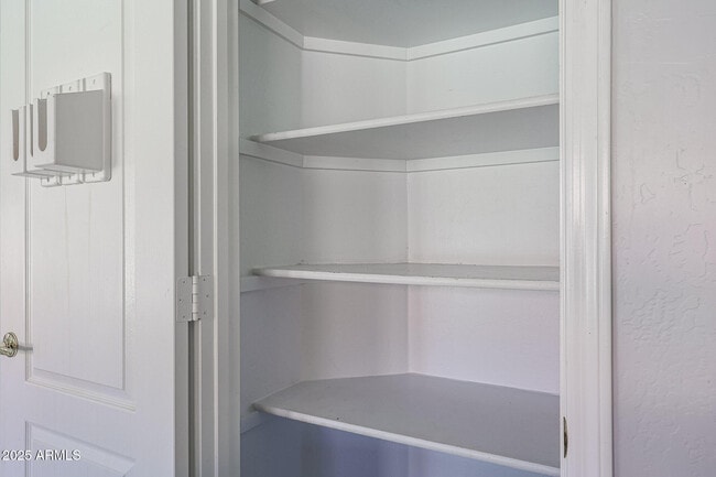 Building Photo - 4432 E Anderson Dr